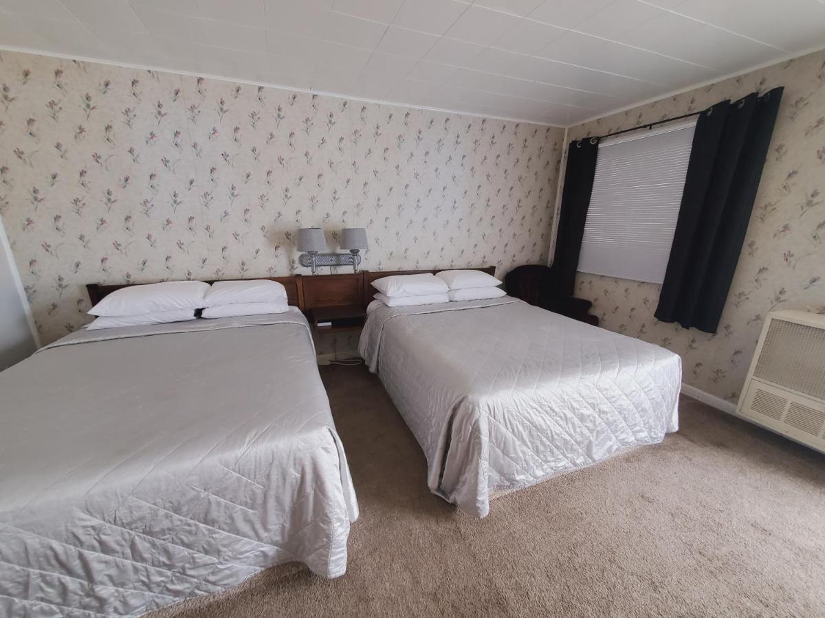 Holiday Lodge Sheridan Bagian luar foto