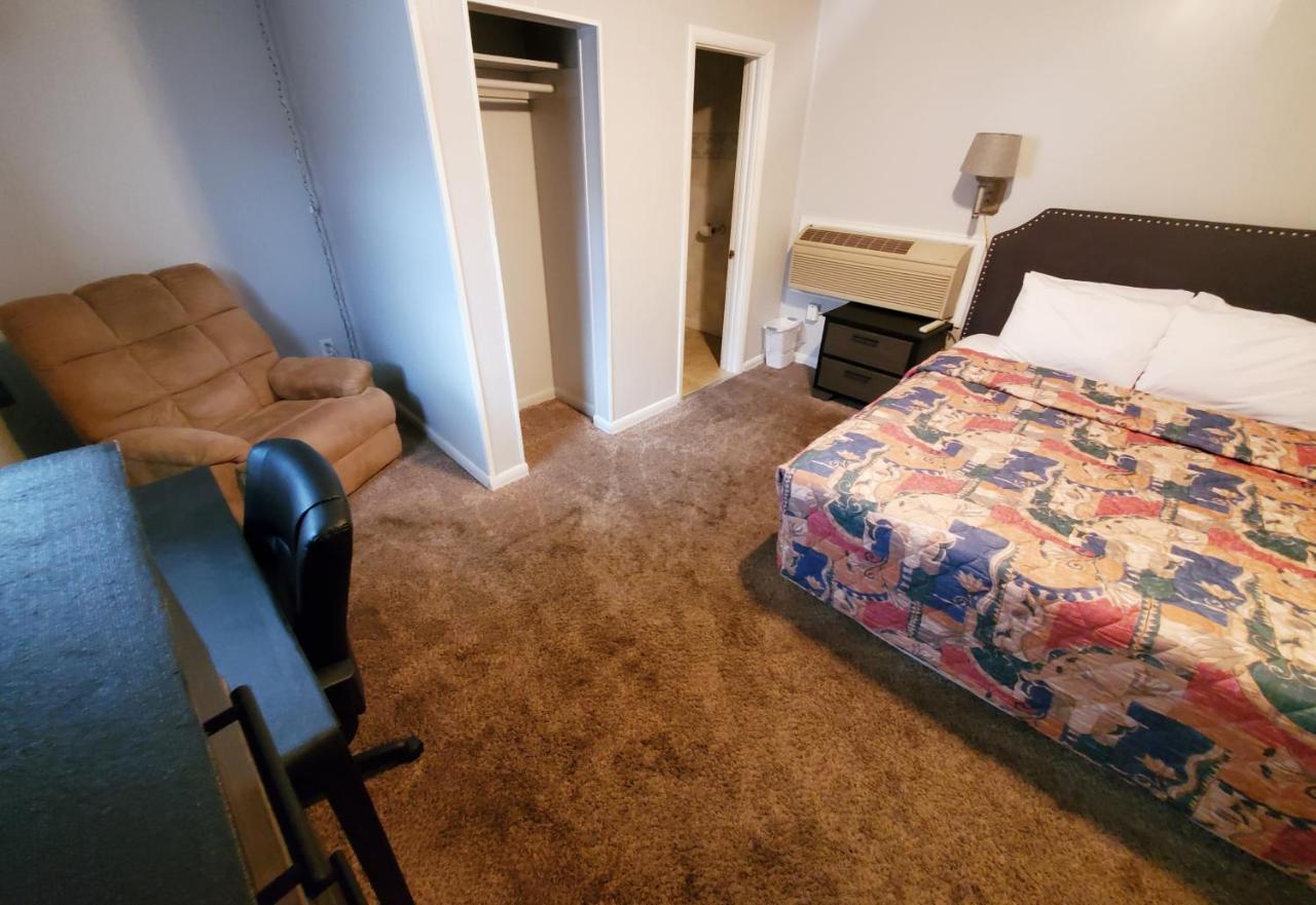 Holiday Lodge Sheridan Bagian luar foto
