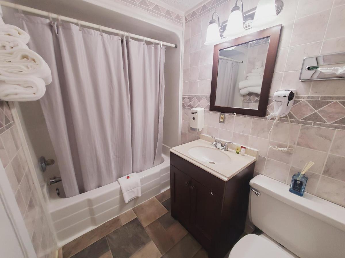 Holiday Lodge Sheridan Bagian luar foto